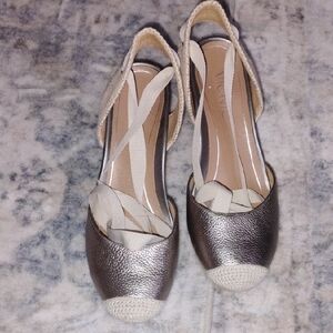 Vionic Women's Bronze and Cream Espadrille Shoes